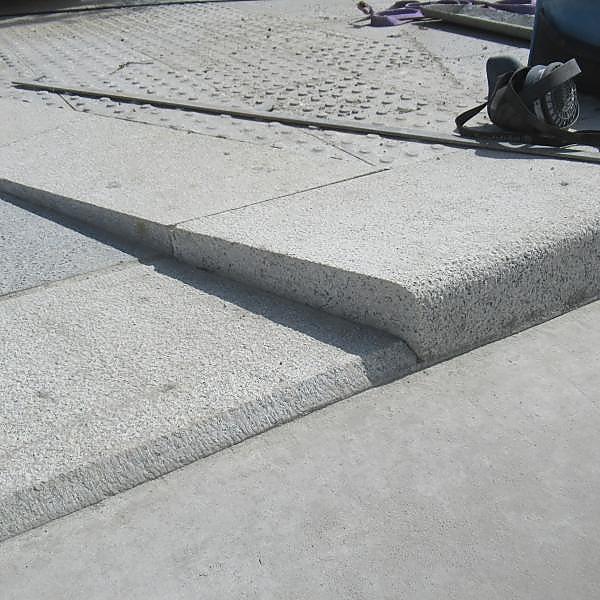 
	<h4>Tilpasning av fortauskanten (h).</h4><p>Tilpasning av fortauskanten.</p>
	