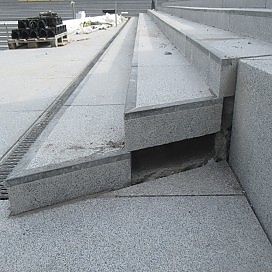 <h4>Jernbanestasjon Ski 2020-2021</h4><p>Reparasjon trappsiden 1.</p>