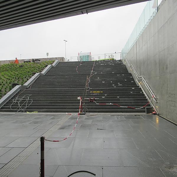 
	<h4>Vest trappe Ski Stasjon.</h4><p>Reparation av antall sm&aring; skador.</p>
	